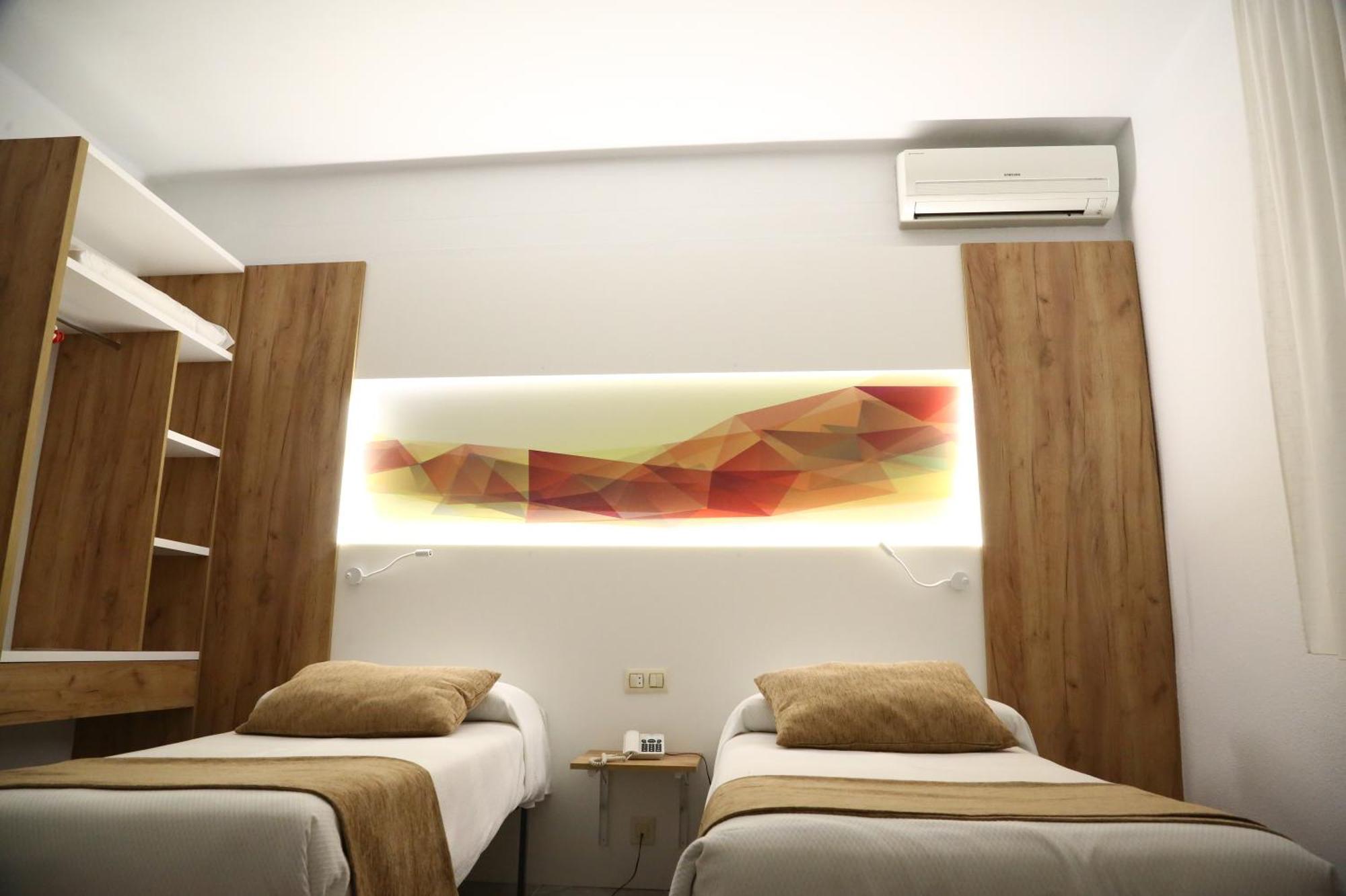 Hostal Real Пласенсия Экстерьер фото